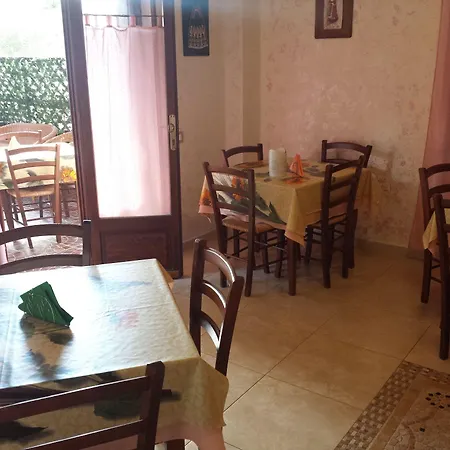 Bed & Breakfast Sa Marina La Caletta